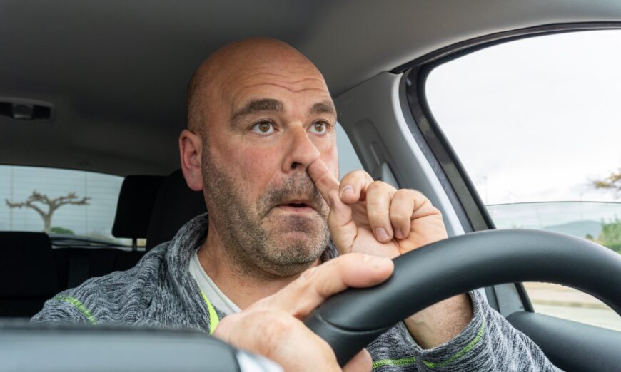 Trois scientifiques se penchent sur la façon de traiter les crottes de nez