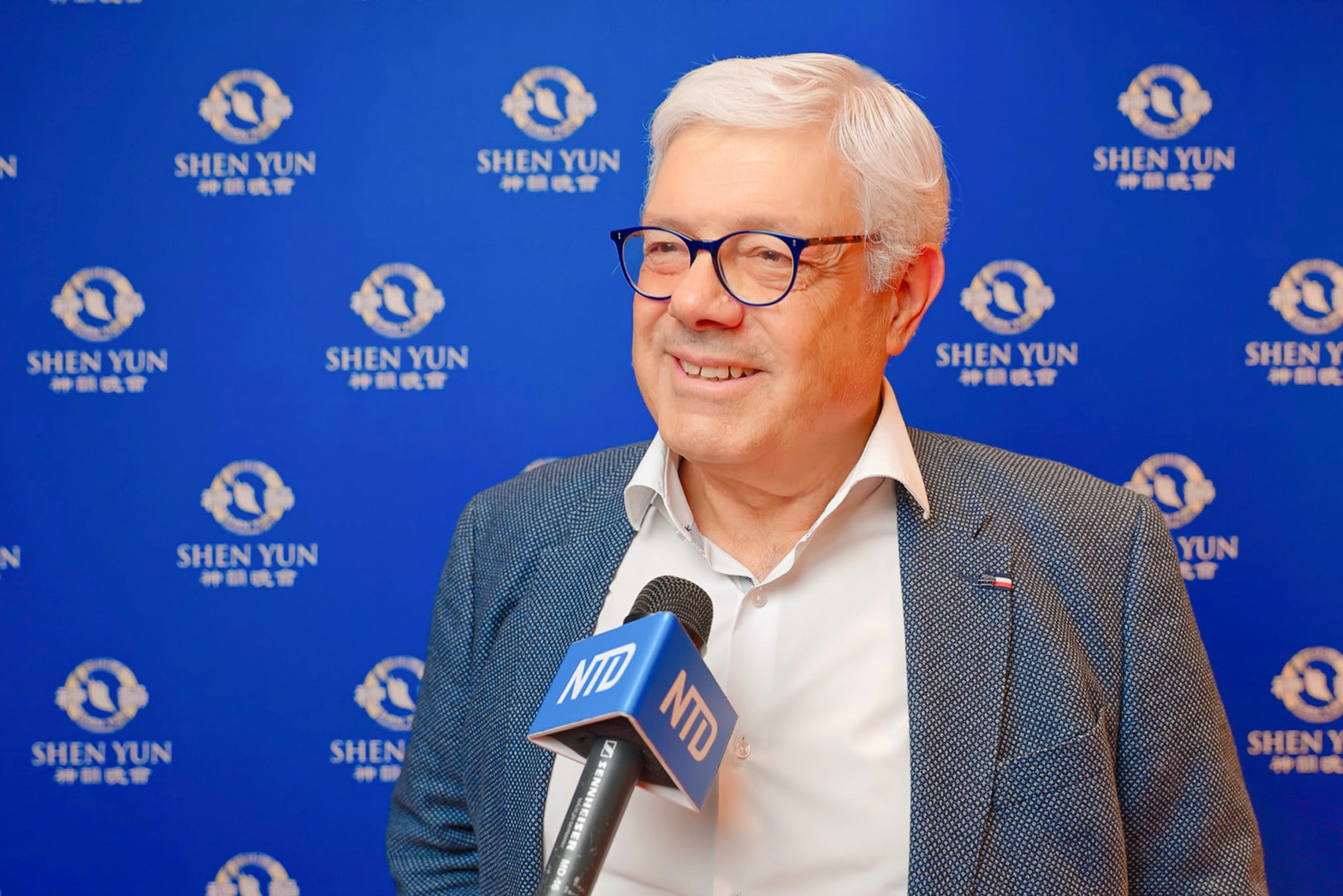 Shen Yun: « Une grande joie, une grande paix… J&rsquo;en ai eu les larmes aux yeux! » déclare un gestionnaire de fortune