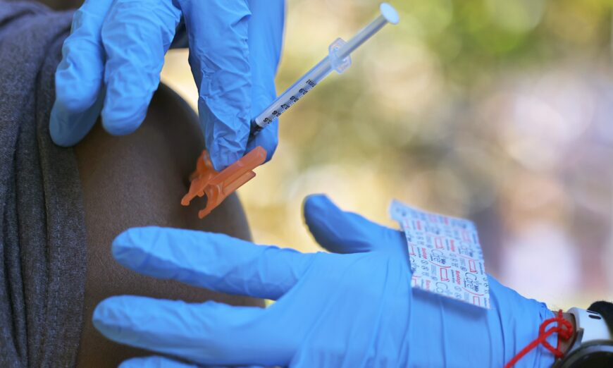 Le sous-variant d’Omicron XBB.1.5 est plus susceptible d&rsquo;infecter les personnes qui ont été vaccinées, selon les responsables de la santé de la ville de New York