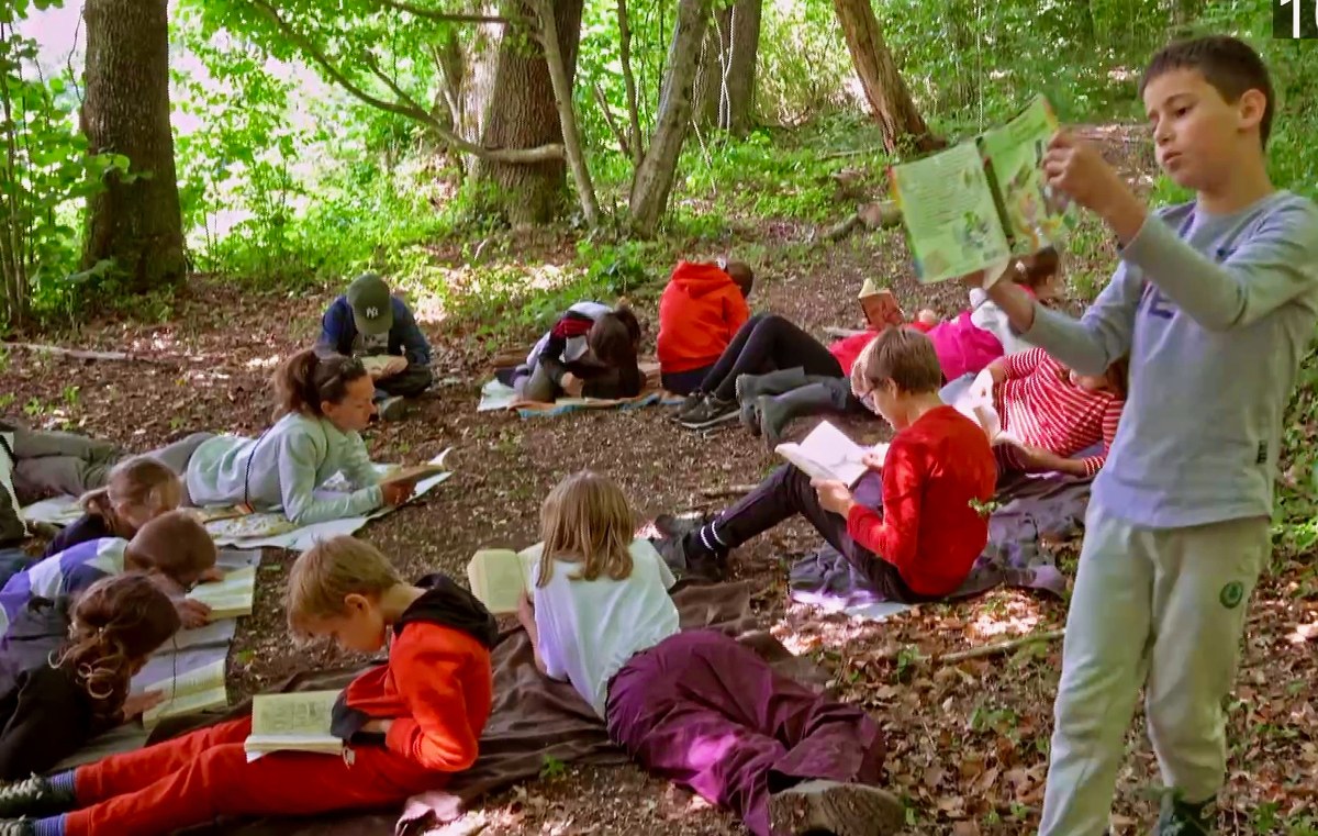 Éducation: elle transforme la forêt en salle de classe avec « l&rsquo;école en plein air »