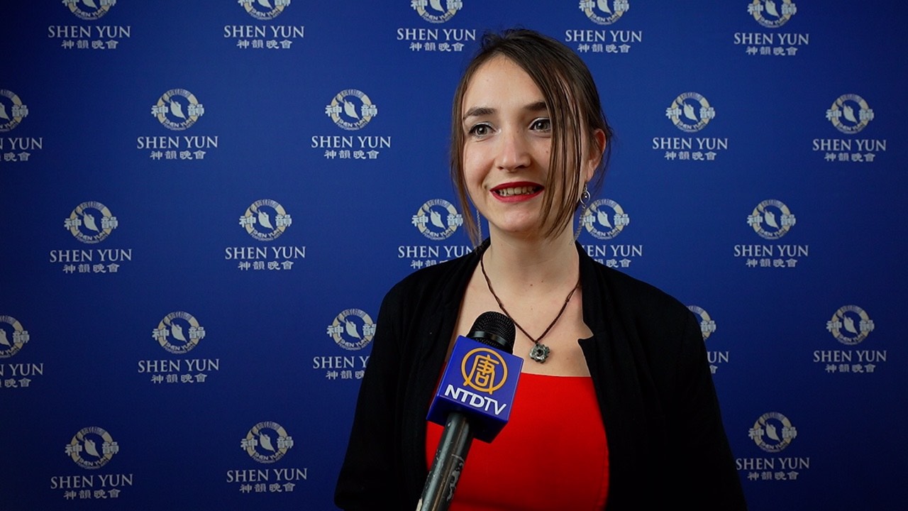 Shen Yun, « on a l&rsquo;impression de s&rsquo;envoler avec eux dans le ciel », confie une directrice commerciale