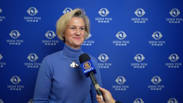 Shen Yun à Paris, « c&rsquo;est un festival de couleurs magnifiques et de danses », déclare un médecin