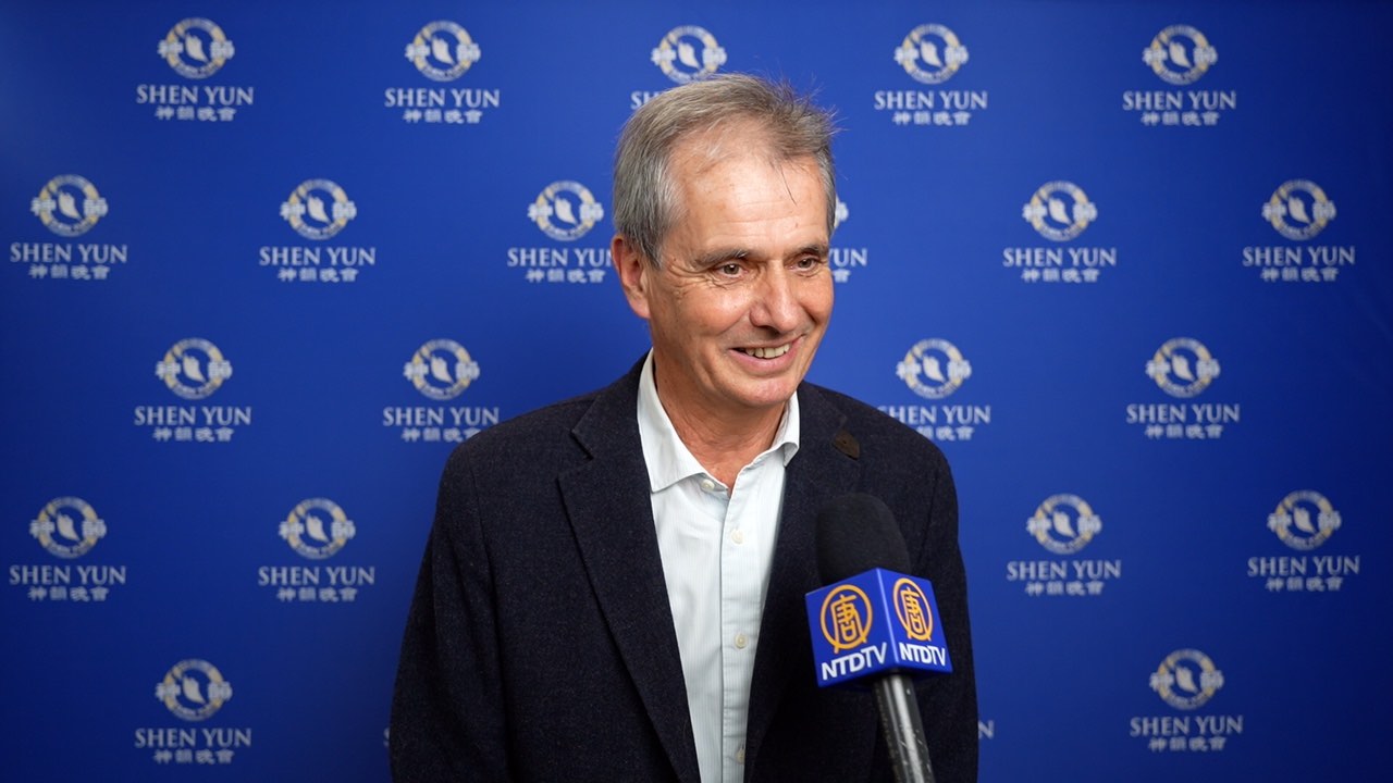 Shen Yun: les artistes s&rsquo;expriment avec « leur cœur sur la scène », estime un chirurgien-dentiste