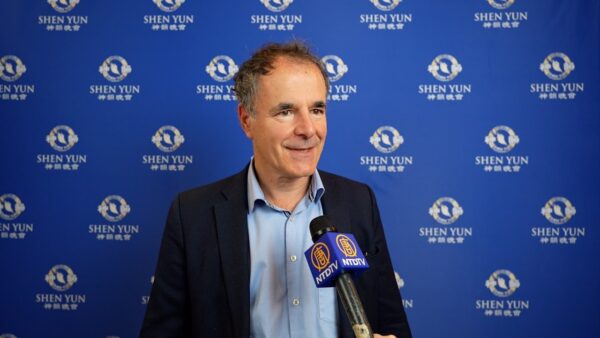 Shen Yun, « c&rsquo;est comme une forme de réveil, d&rsquo;éveil », déclare un ancien policier