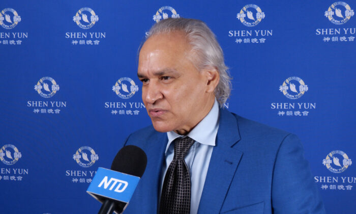 Shen Yun apporte une «contribution sans précédent», selon un chef d&rsquo;orchestre dominicain