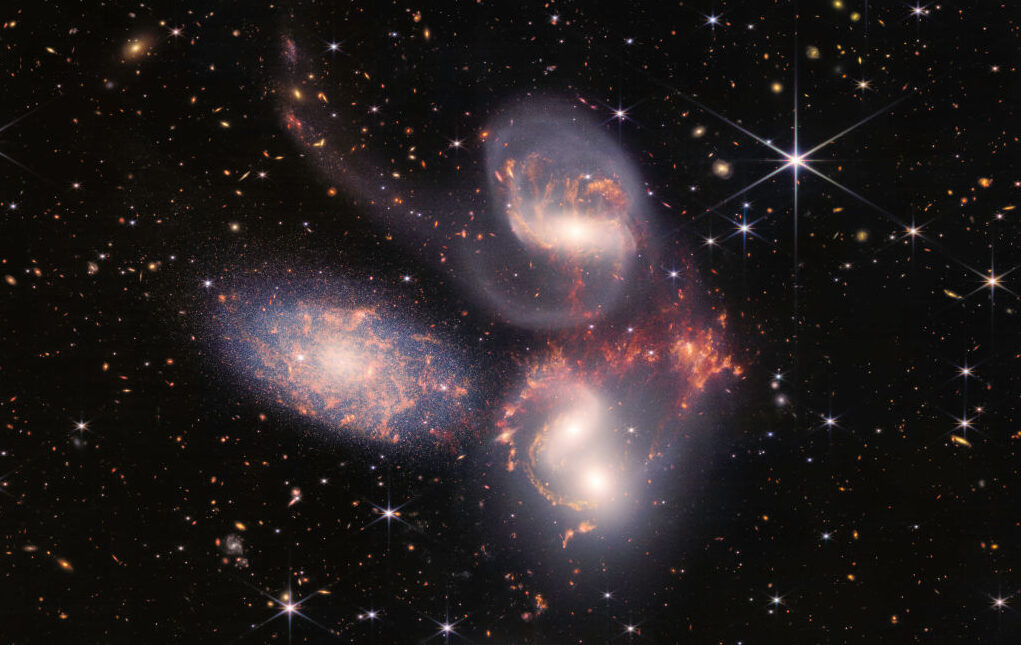 Le télescope spatial James-Webb sur la piste d&rsquo;intrigantes galaxies dans l&rsquo;Univers primordial