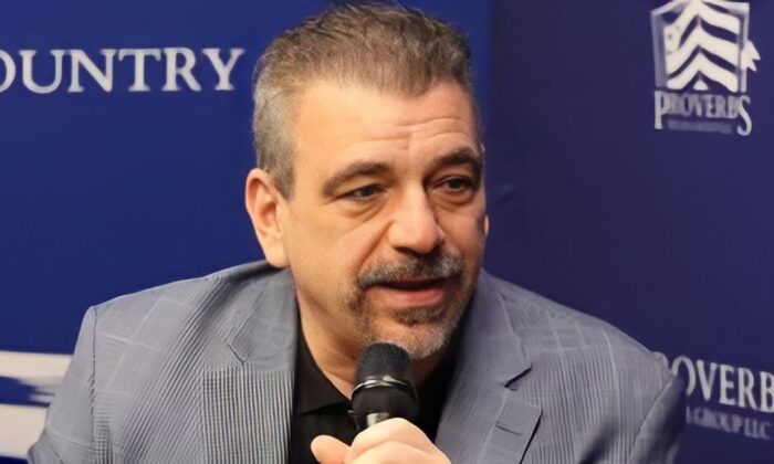 Un père de famille de Chicago placé sur une liste de terroristes potentiels pour s&rsquo;être opposé à la pornographie dans les écoles