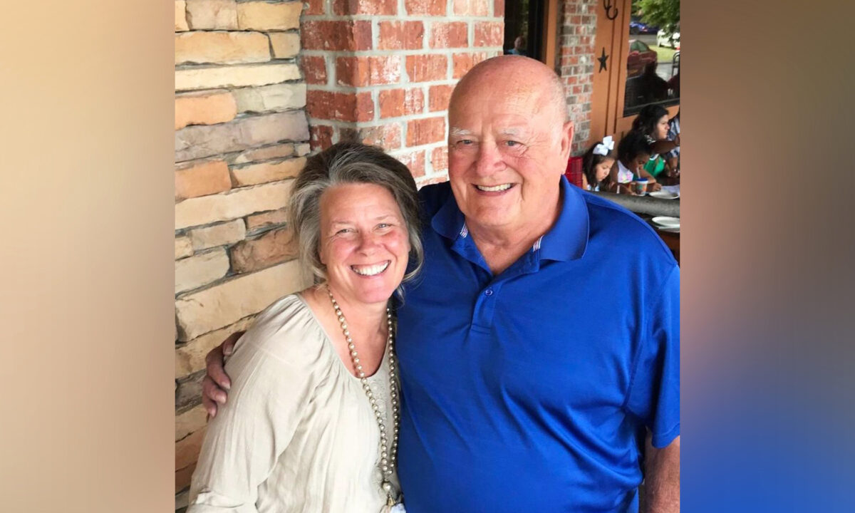 Pendant 10 ans, un homme verse 100 dollars par mois à une pharmacie pour aider quiconque a besoin de traitements coûteux