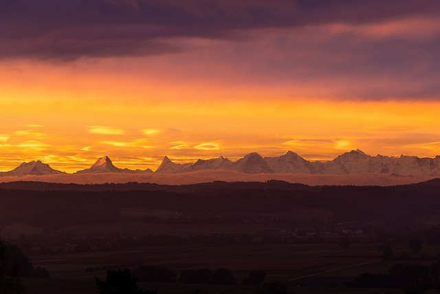 Un record du monde jamais égalé: Mark Bret a photographié les Alpes depuis les Pyrénées