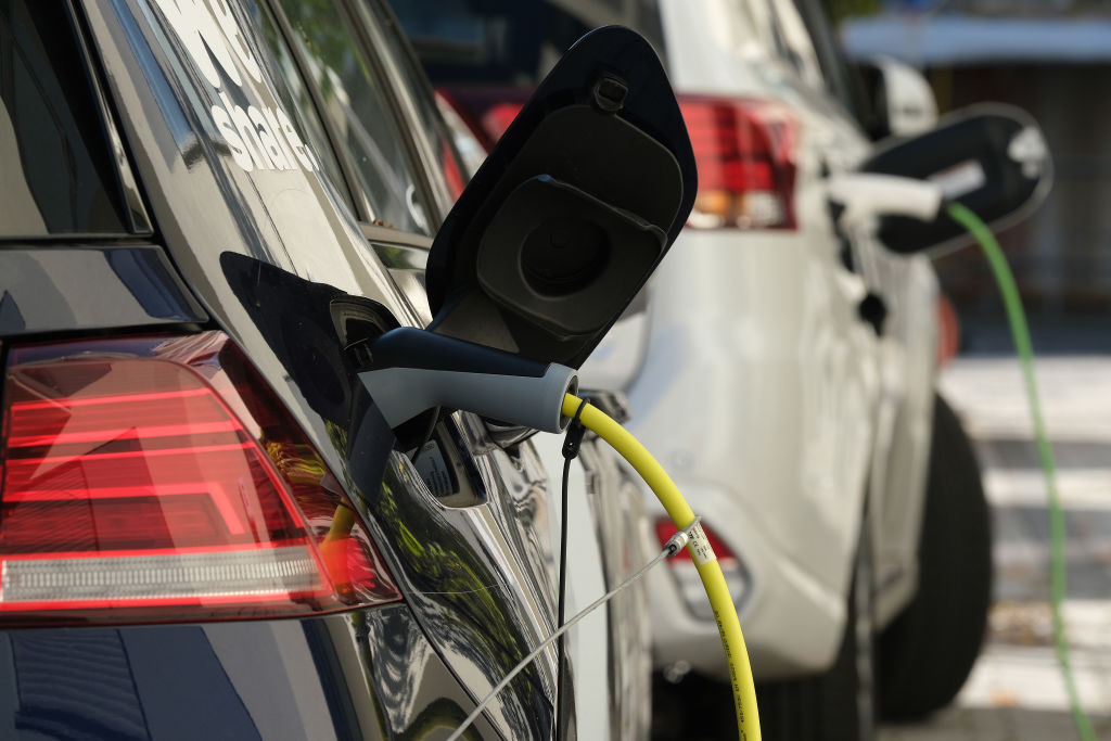 Voitures électriques : le réseau de bornes de Stellantis s&rsquo;étend en France