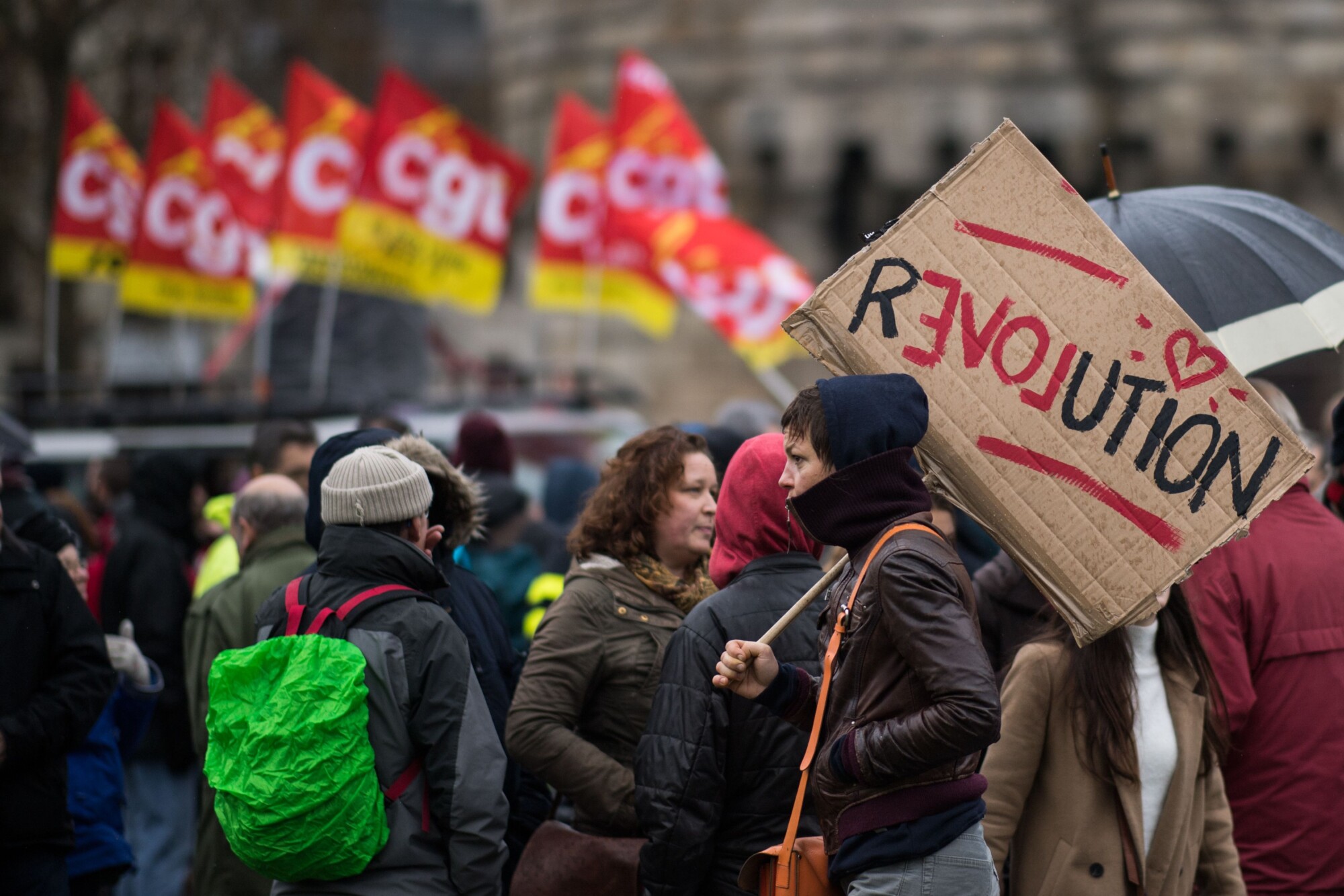 Le 49.3 est le bon-vouloir d’un « roi », qui n’est pas d’Emmanuel Macron