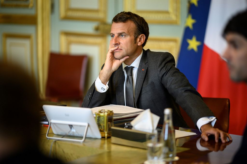 Retraites: Macron réunit les chefs de la majorité au début d&rsquo;une journée décisive
