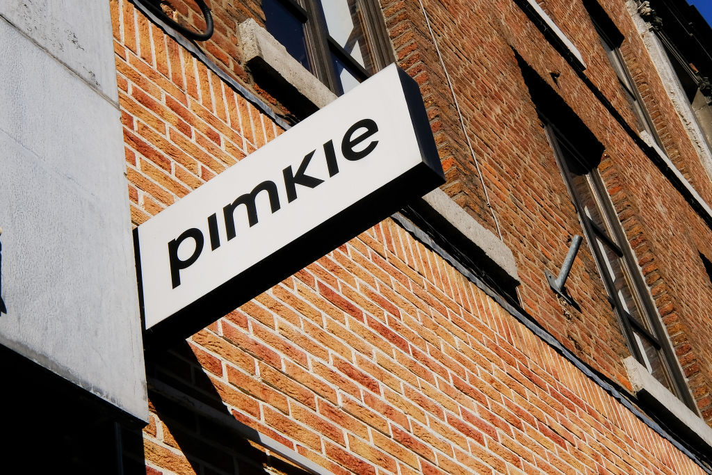 Pimkie annonce la fermeture de 64 magasins et la suppression de 257 postes d&rsquo;ici 2027