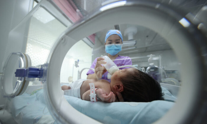 Le prélèvement de reins sur des bébés chinois sonne l&rsquo;alarme sur la « machine à produire des organes » du PCC, alerte un expert