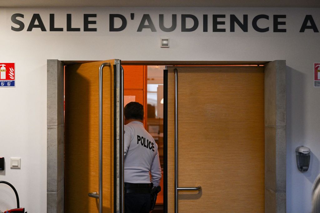 « Oui, j&rsquo;ai failli tuer un gendarme » : un jeune homme condamné à quatre ans de prison ferme pour refus d&rsquo;obtempérer en Saône-et-Loire