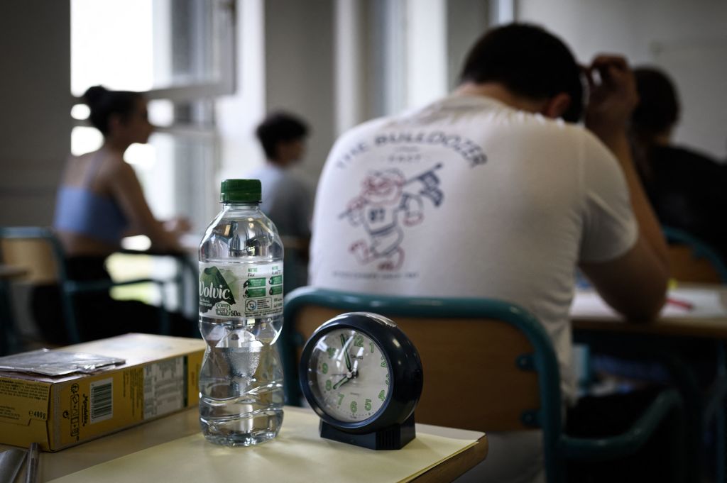 Un lycéen meurt après un malaise cardiaque en pleine épreuve du bac, des élèves dénoncent le «manque de réactivité»