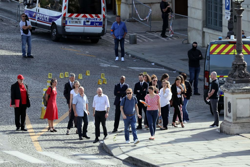 La famille de deux frères tués lors d’un contrôle policier reçue par les magistrats