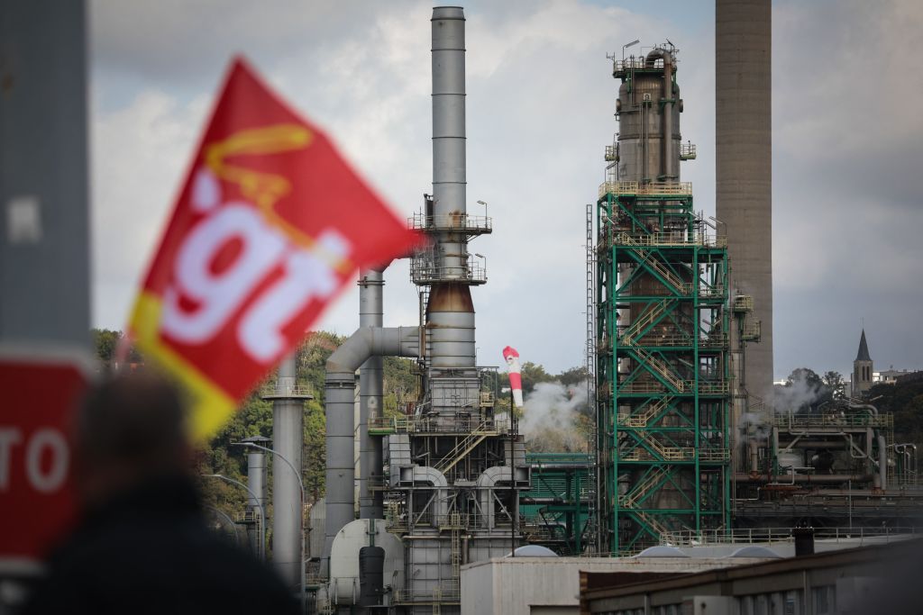 L&rsquo;arrêt de la plus grande raffinerie de France a commencé, selon la CGT