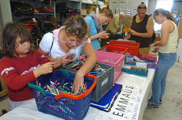 Face à Vinted, Emmaüs appelle les internautes à préférer le don solidaire