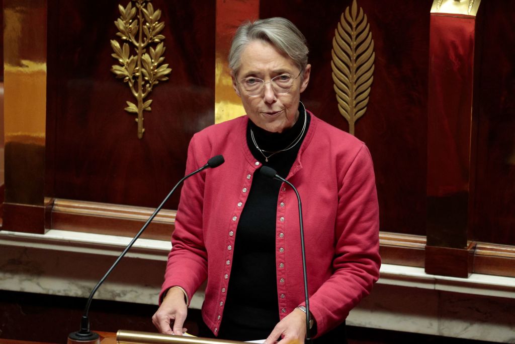 Budget volet recettes: Borne déclenche le 49.3 dès le début de séance à l’Assemblée