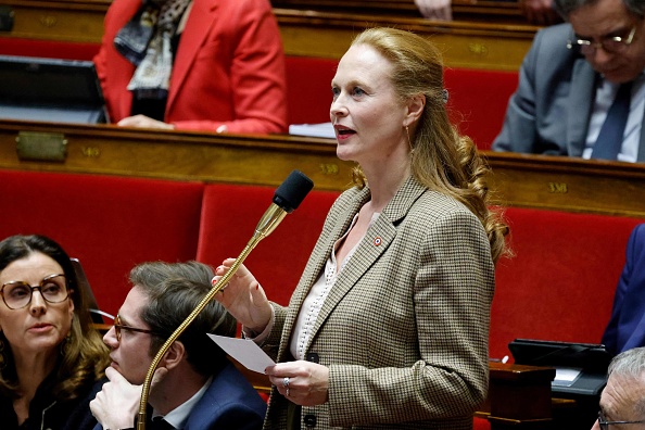 Retraites : le domicile lillois d&rsquo;une députée Renaissance muré par des militants