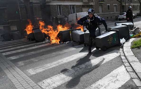 Rennes: tags et sacs-poubelle contre la permanence d’une députée Renaissance