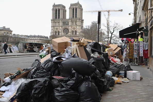 Grève: «barrages filtrants» sur les incinérateurs de déchets près de Paris