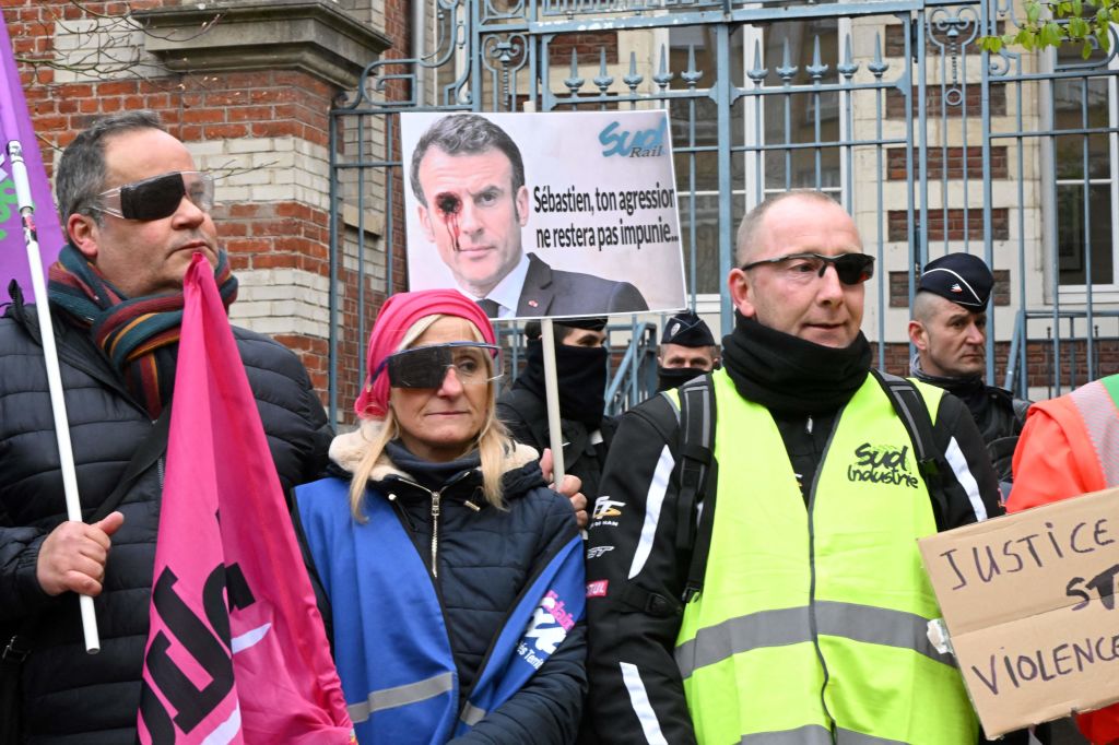 Retraites: l&rsquo;impossible comptage des manifestants blessés