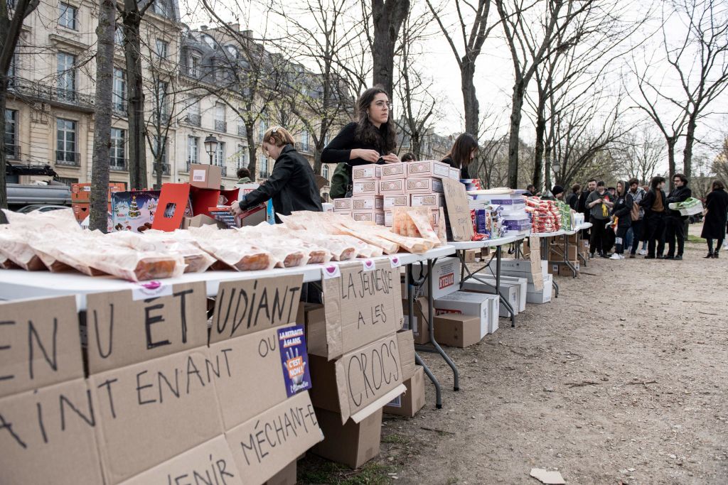 Précarité des étudiants: 35.000 boursiers en plus et montants revalorisés