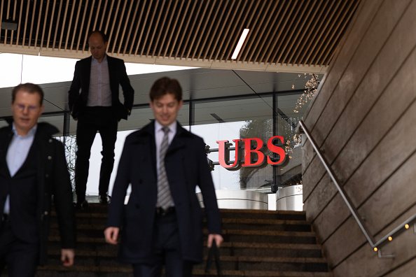 La Suisse se prépare à des suppressions d’emplois massives après la mégafusion UBS-CS