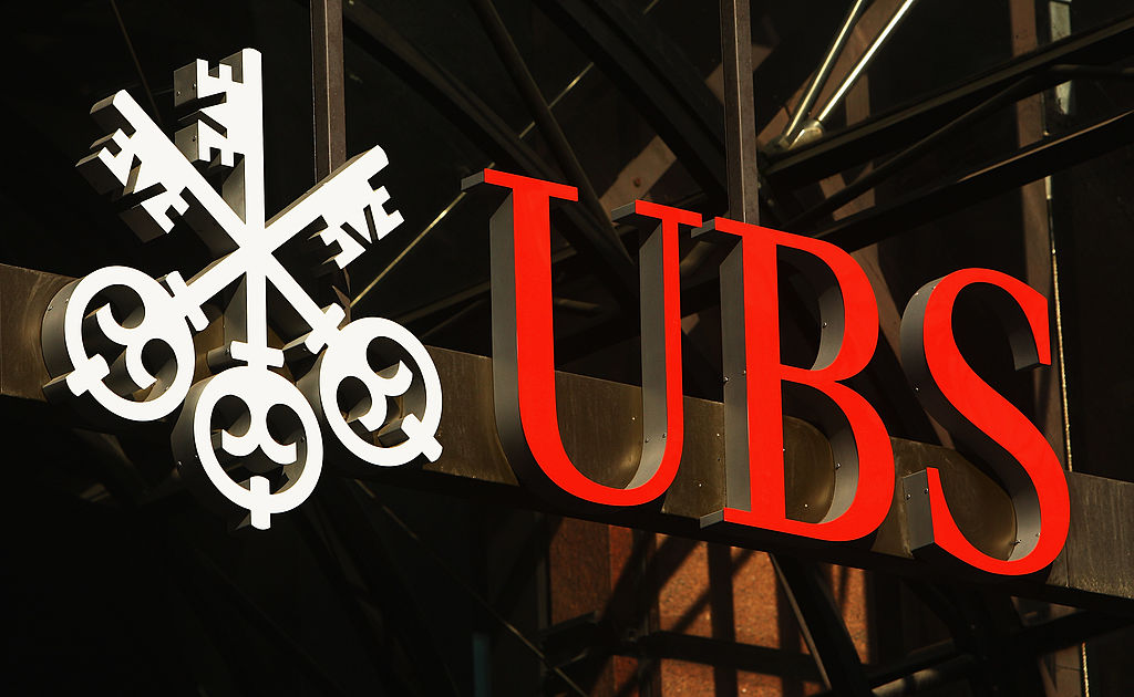 UBS accepte de doubler la mise pour racheter Credit Suisse et boucler l&rsquo;affaire