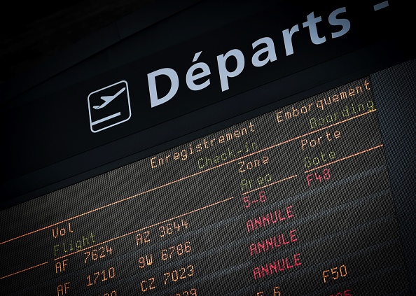 Les compagnies appelées à annuler 20% des vols mardi et mercredi à Orly et à Marseille