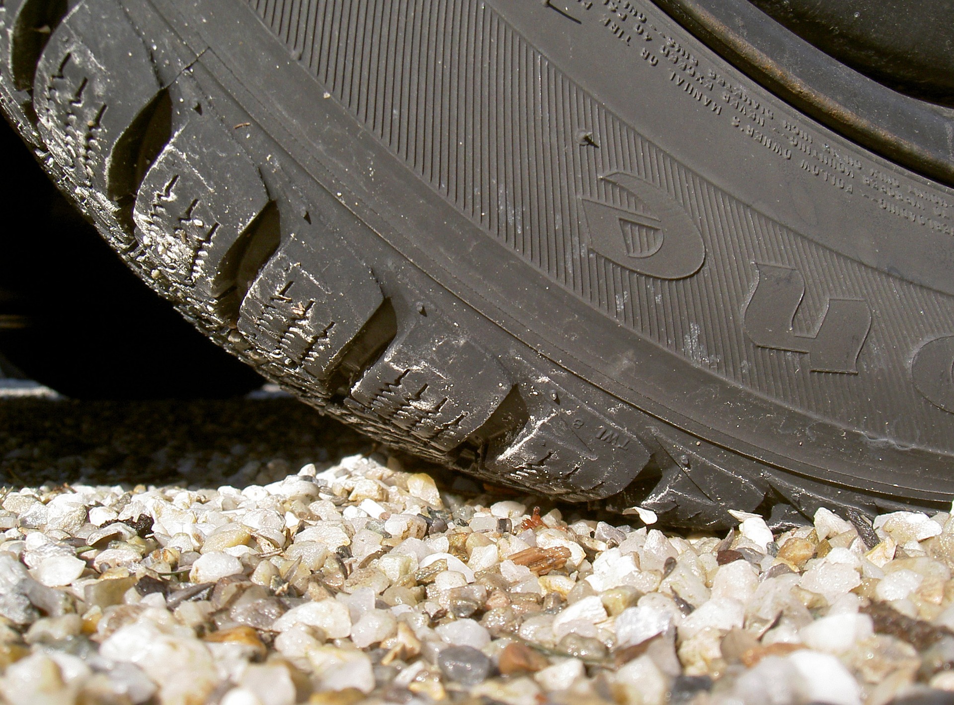 États-Unis: une voiture s&rsquo;envole après avoir été percutée par un pneu