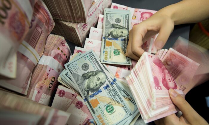 Le yuan chinois est loin de détrôner le dollar américain en tant que monnaie de réserve mondiale, selon un expert