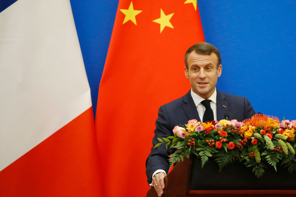 Humiliation de la France par la Chine: retour à Paris d’un Emmanuel Macron dépité