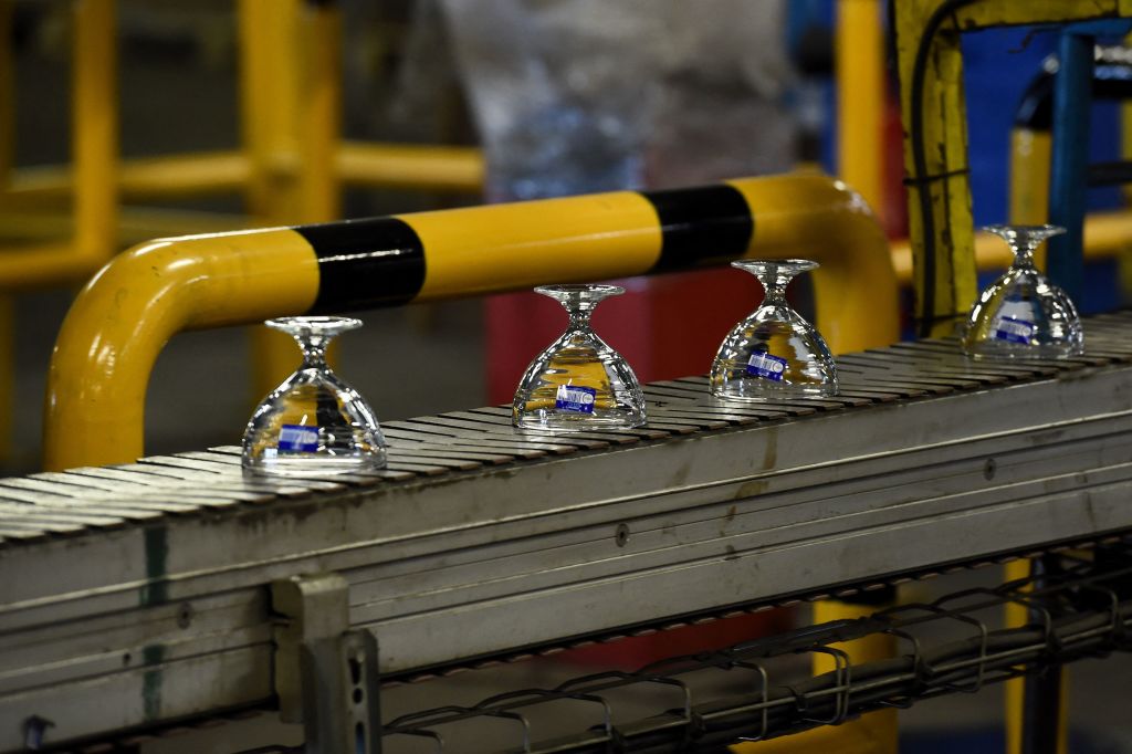 Duralex: la production redémarre après cinq mois d&rsquo;arrêt grâce à une aide de l&rsquo;État