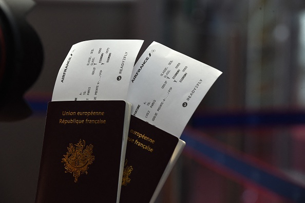 Pourquoi les délais sont-ils aussi longs pour obtenir un passeport ou une carte d’identité ?