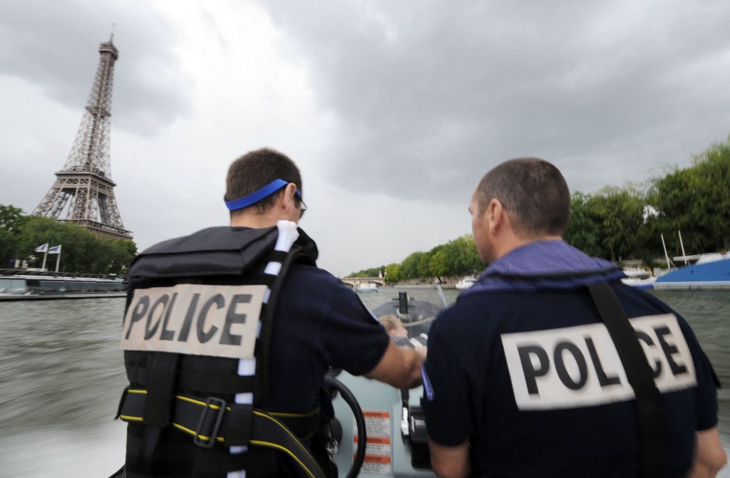 Paris : un jeune homme tombe dans la Seine, son corps est introuvable