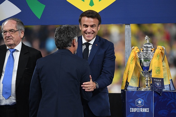 Coupe de France: Emmanuel Macron a salué les joueurs dans les couloirs du Stade de France