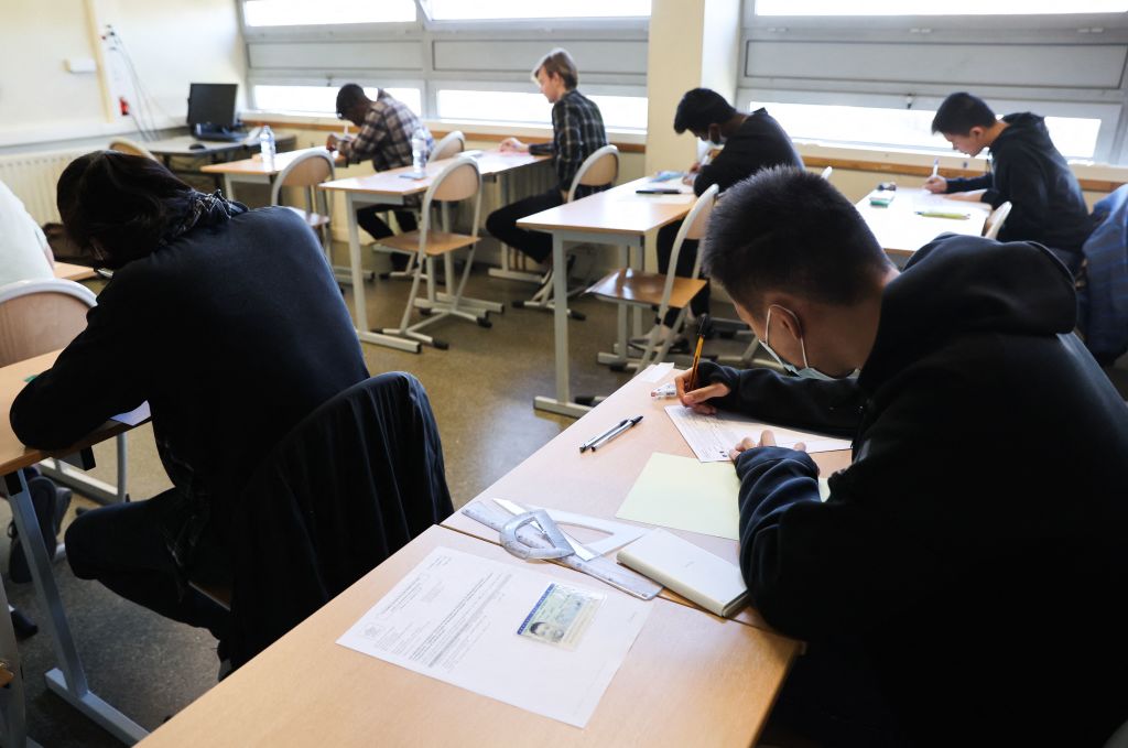 Décès du lycéen Nadir pendant une épreuve du bac, son père porte plainte