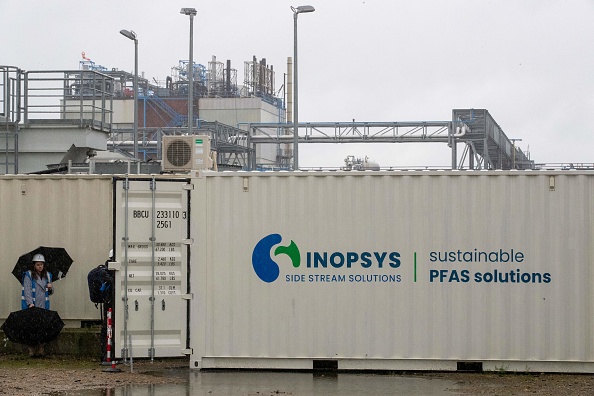 «Polluants éternels»: un rapport recommande à l&rsquo;État d&rsquo;agir «sans tarder» en vue d&rsquo;une «interdiction»