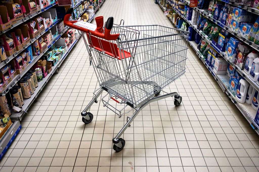 Inflation: «ça va être dur jusqu&rsquo;à la fin de l&rsquo;été» pour les produits alimentaires, prévient Macron