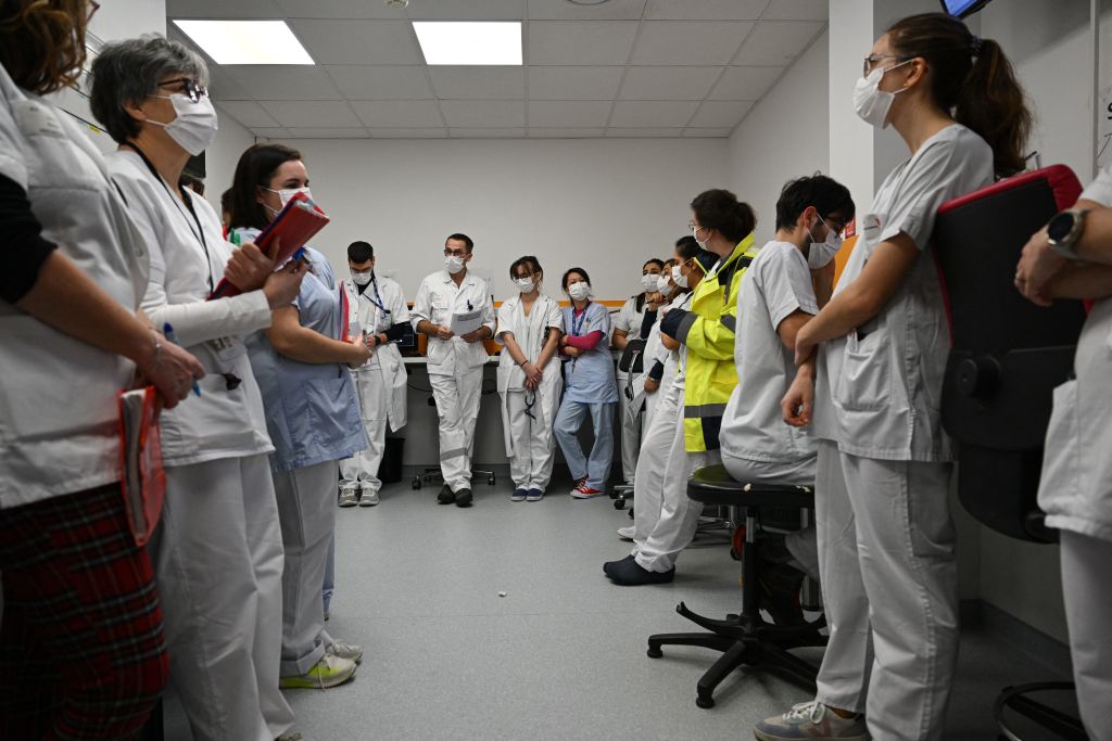 Frissons à l&rsquo;hôpital avant le tour de vis sur l&rsquo;intérim médical lundi