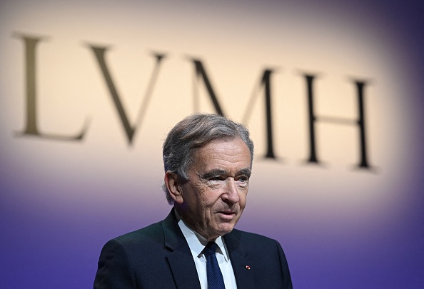 La revue Marianne s’en prend à deux fiertés françaises: LVMH a créé 196.000 emplois et l’Oréal 85.000 emplois
