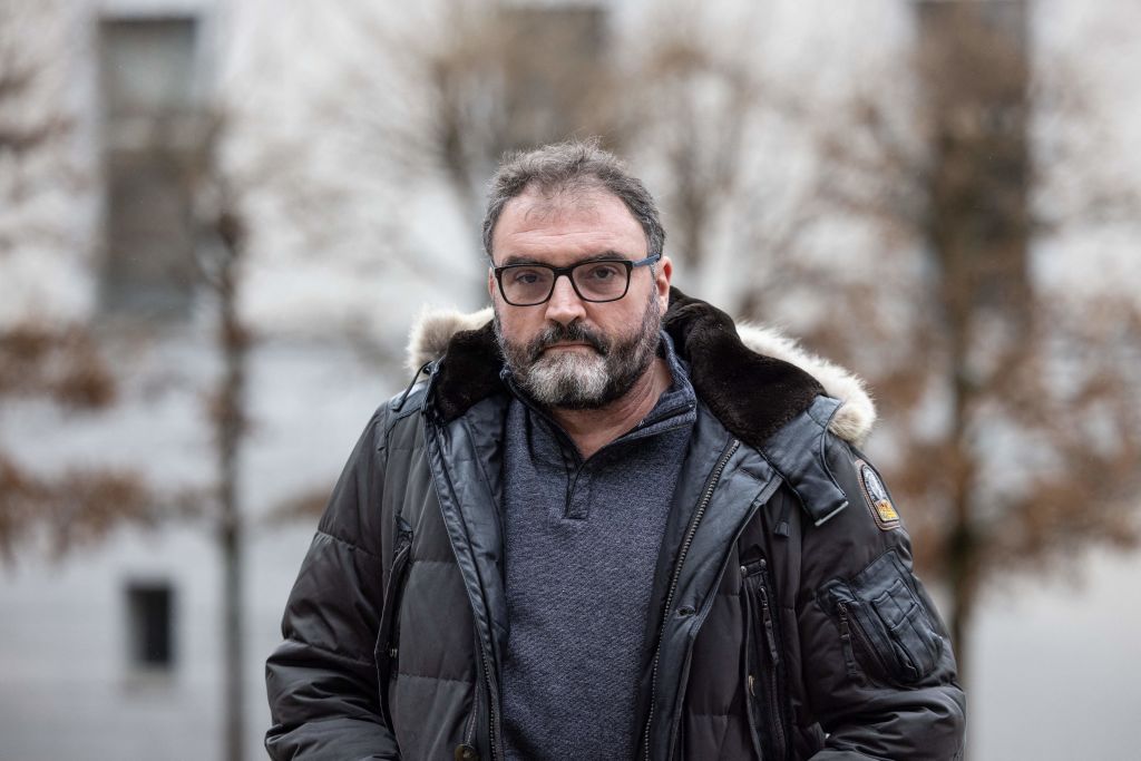 Après sa mise en examen pour empoisonnements, l&rsquo;anesthésiste peut de nouveau exercer mais sous conditions