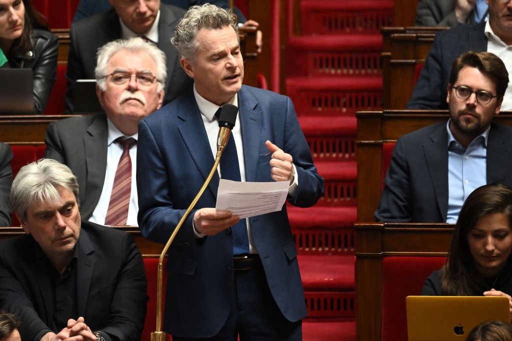 Retraites: les parlementaires communistes et centristes Liot reçus à l’Élysée, sans les alliés Nupes