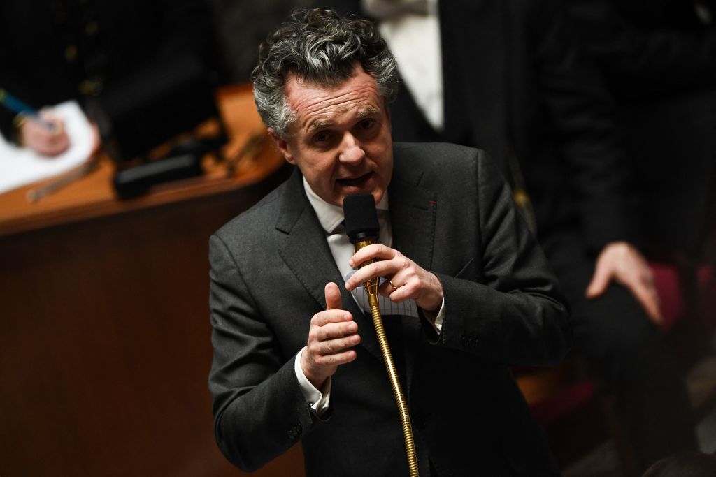 Eau douce française contre pétrole étranger: un projet élaboré au sommet de l&rsquo;État