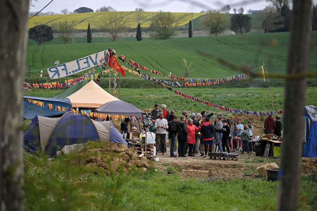 Autoroute Toulouse-Castres: manifestation dans le Tarn contre ce projet «emblématique»