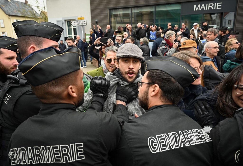 Visite d&rsquo;Emmanuel Macron en Alsace: 3 personnes seront jugées pour outrage