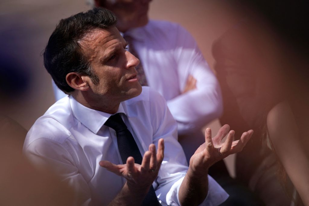 Salaires enseignants: Emmanuel Macron annonce «entre 100 et 230 euros nets en plus par mois»